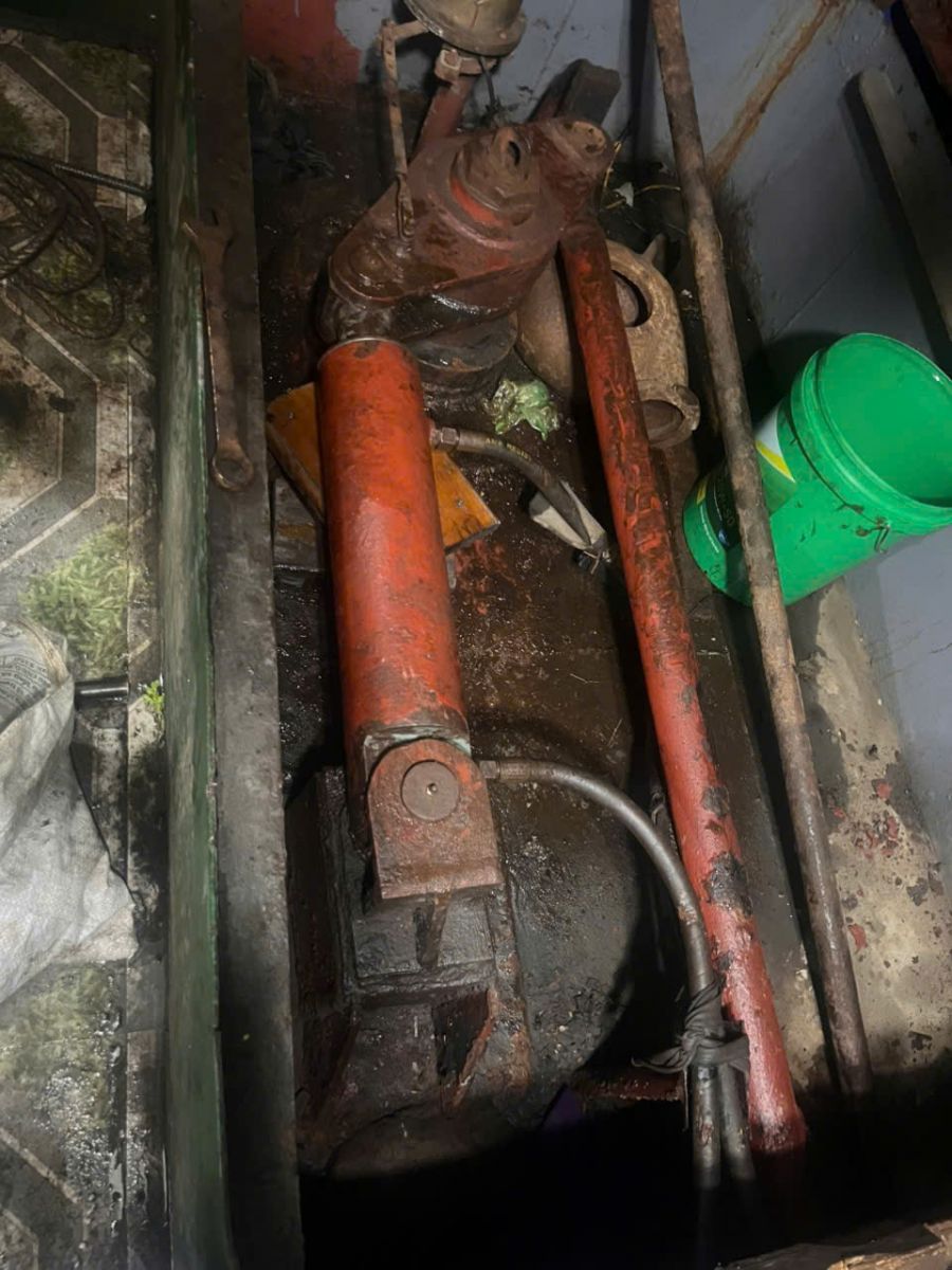 sửa chữa bảo dưỡng máy lái thủy lực tàu biển.jpg