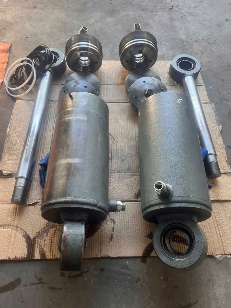 sửa chữa hệ thống thủy lực máy lái tàu biển.jpg