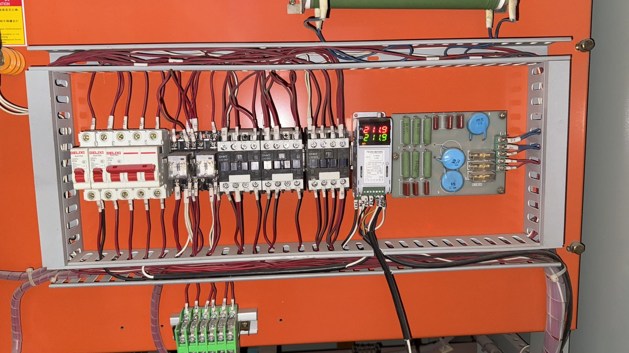 sửa plc điều khiển máy lái tàu biển.jpg