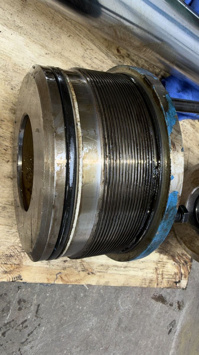 sửa xy lanh lái thủy lực tàu biển.jpg