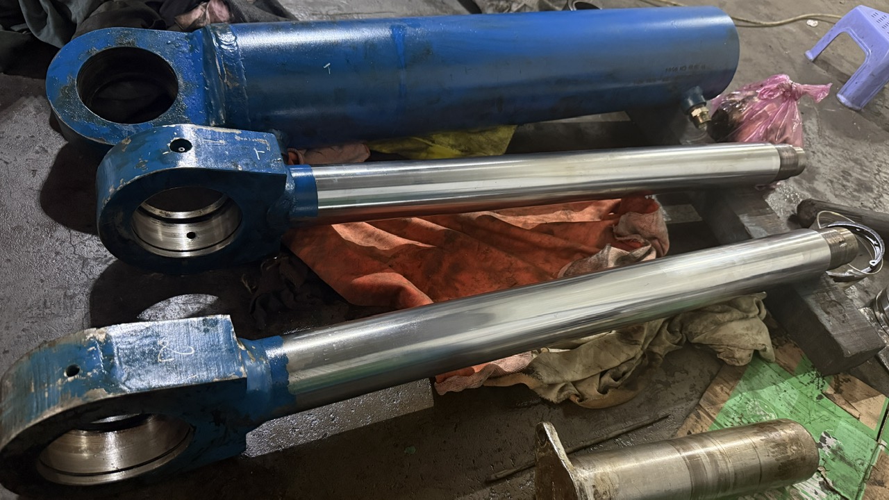 sửa hệ thống máy lái thủy lực tàu biển.jpg