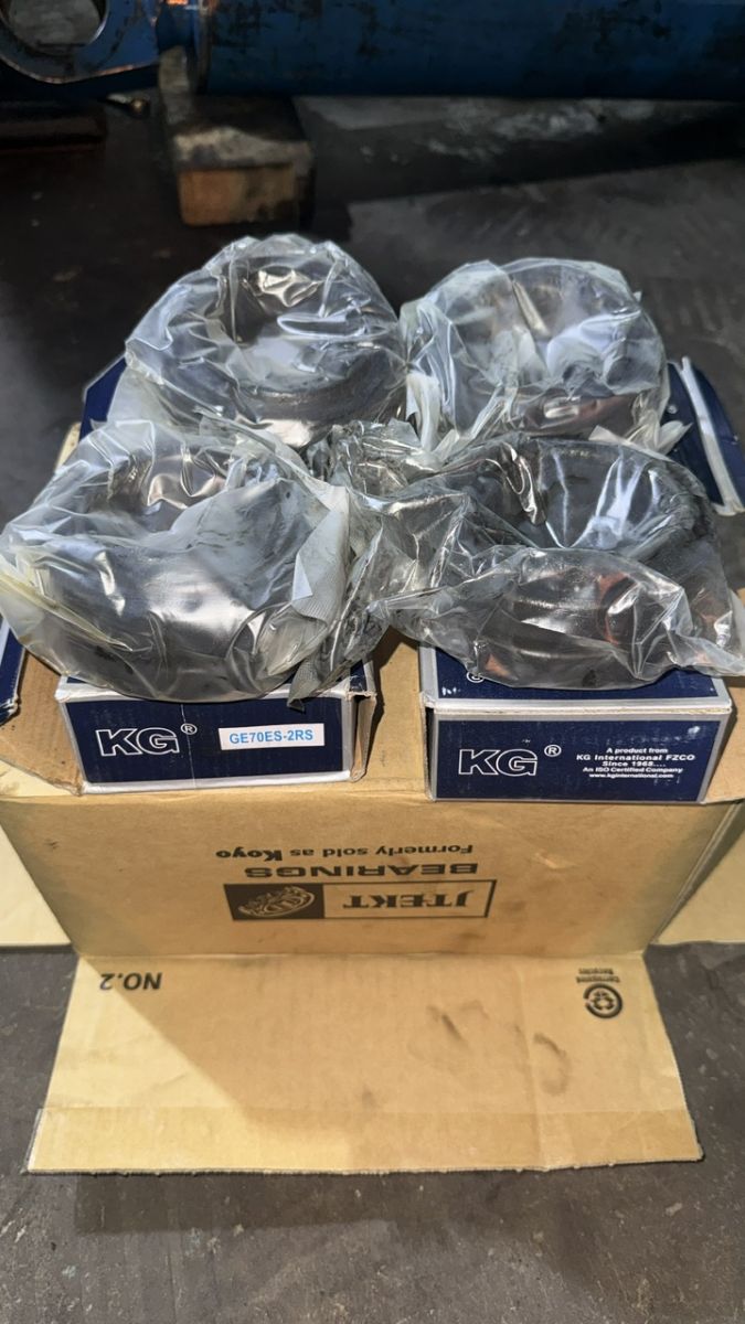 cung cấp vật tư máy lái tàu thủy.jpg