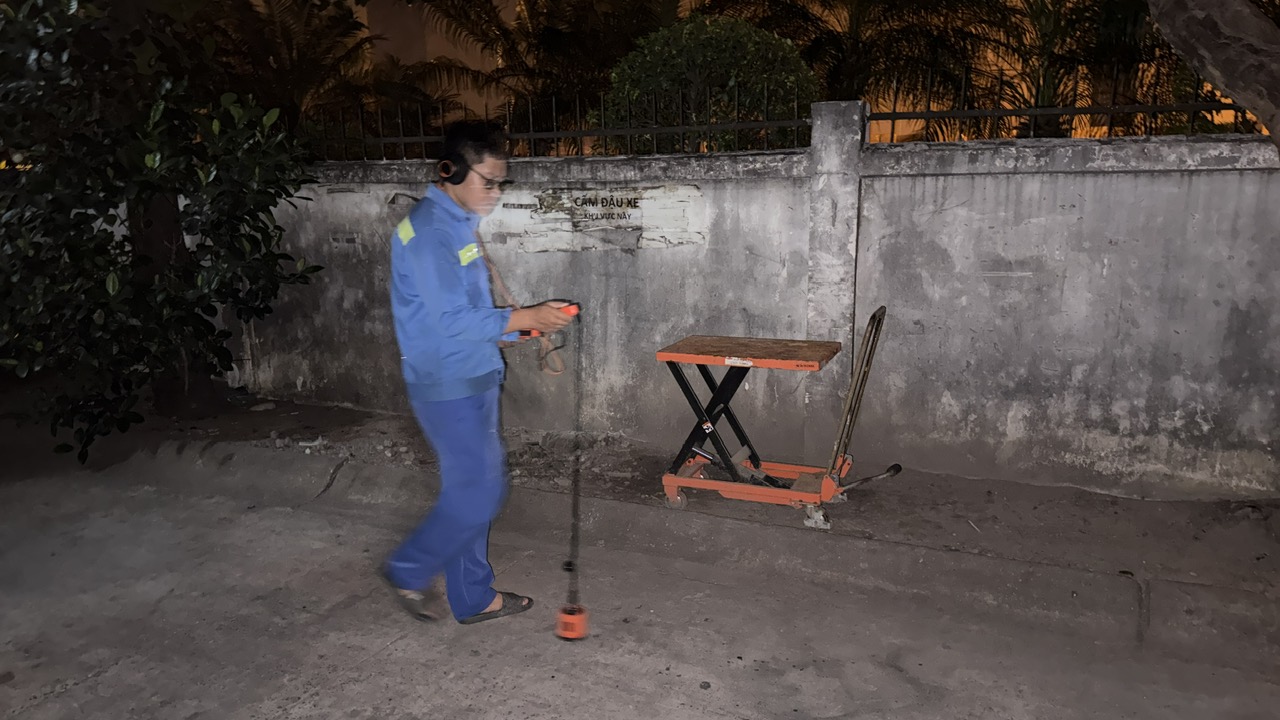 d&ograve; t&igrave;m r&ograve; rỉ đường ống cứu hỏa kh&ocirc;ng đục ph&aacute;.jpg