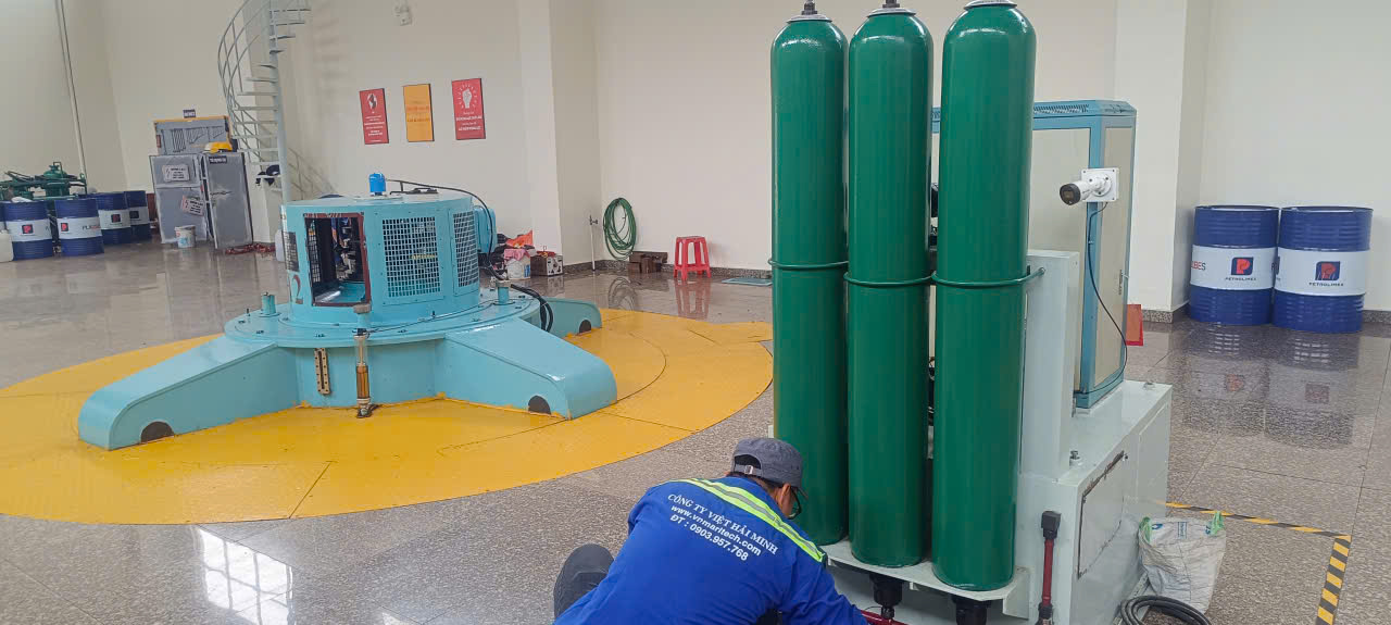 bảo dưỡng b&igrave;nh t&iacute;ch &aacute;p c&ocirc;ng nghiệp định kỳ.jpg