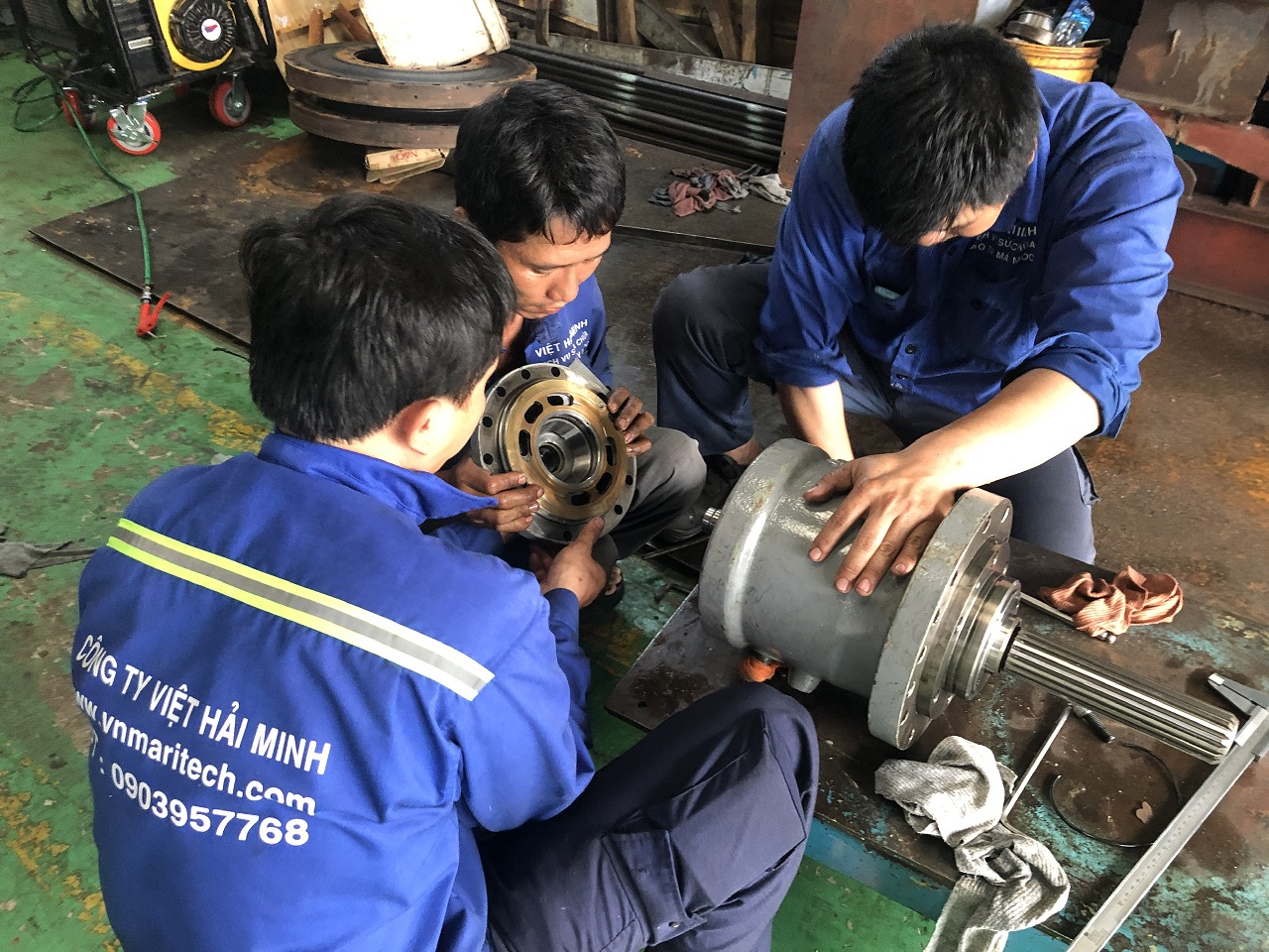 Sua chua bom thuy luc