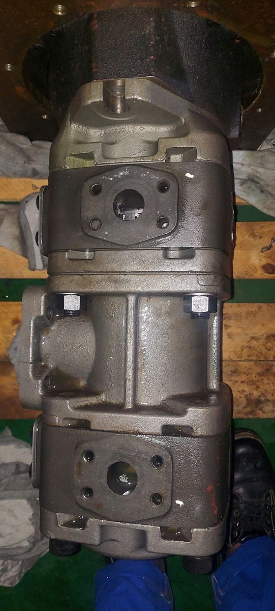 Giá sửa bơm thủy lực.jpg