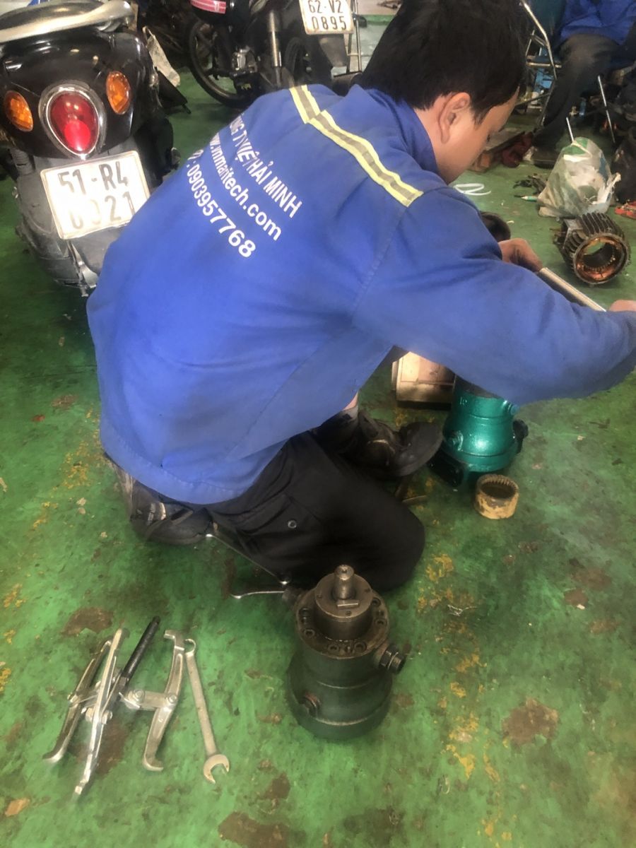 Cung cấp và lắp đặt bơm dầu thủy lực nhanh chóng uy tín.JPG