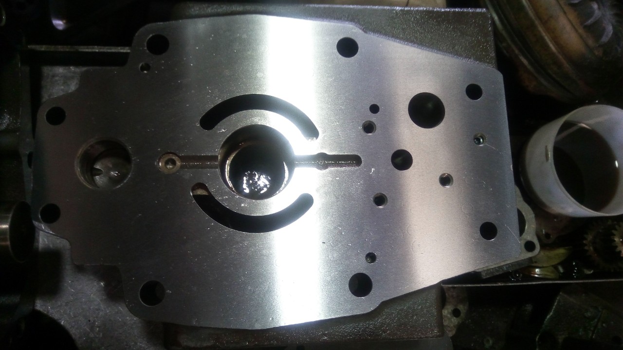 Giá phụ tùng bơm thủy lực chính hãng.jpg