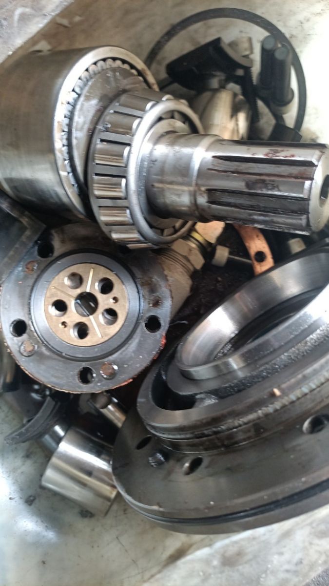 motor piston hướng k&iacute;nh mới.jpg