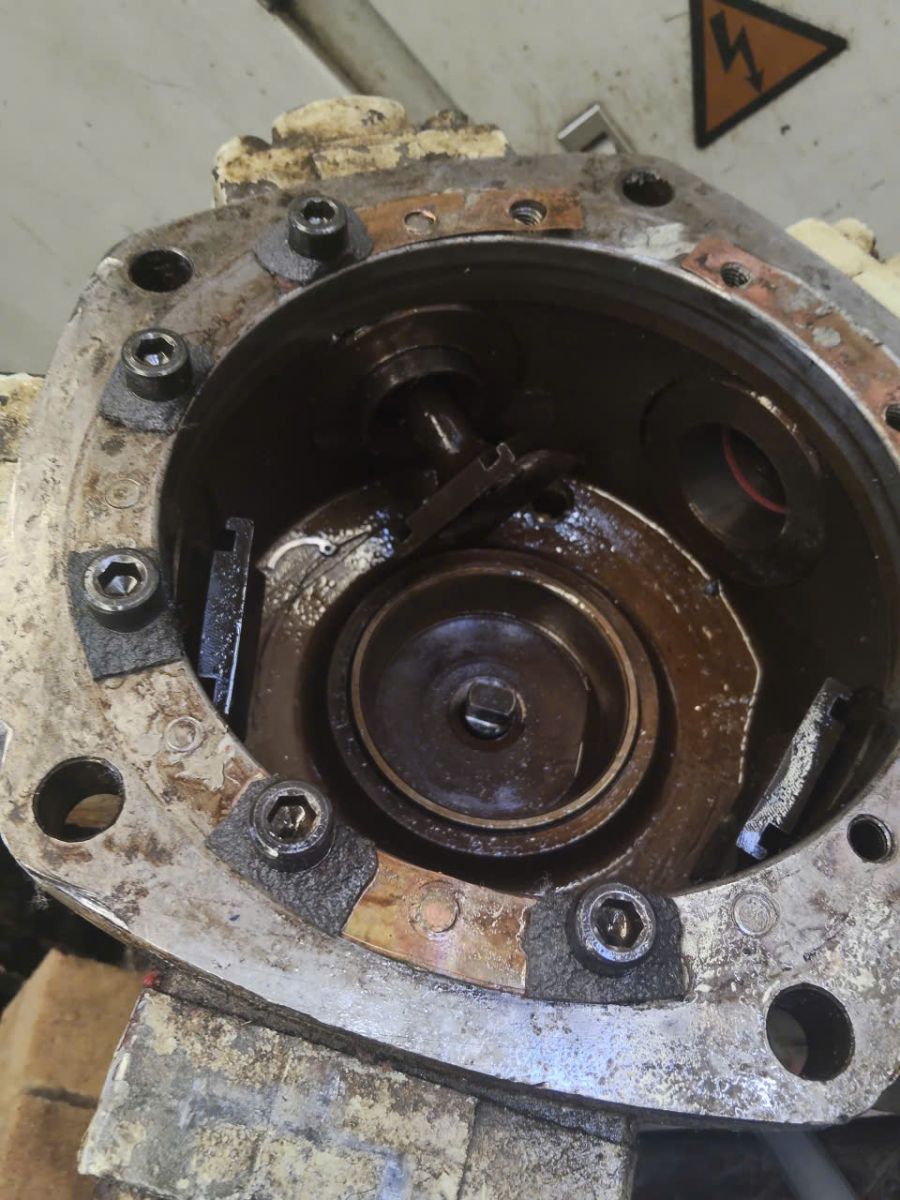 phân phối motor thủy lực 5 sao.jpg