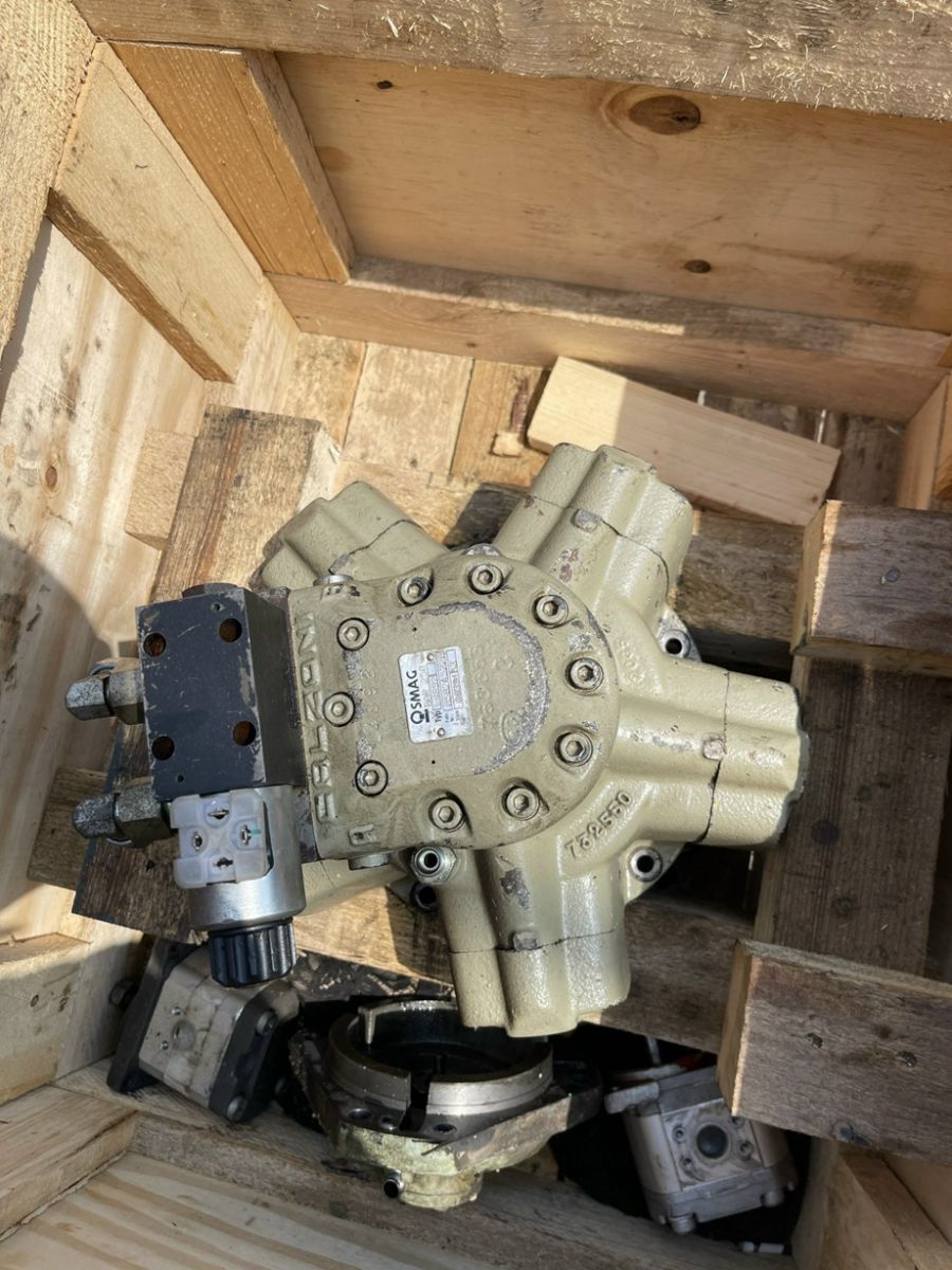 motor thủy lực công nghiệp giá tốt.jpg