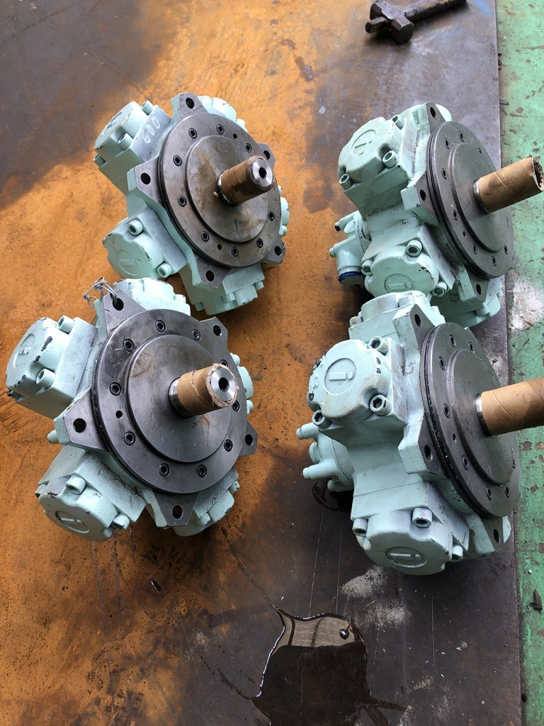 sửa chữa v&agrave; thay thế linh kiện motor thủy lực 5 sao.jpg