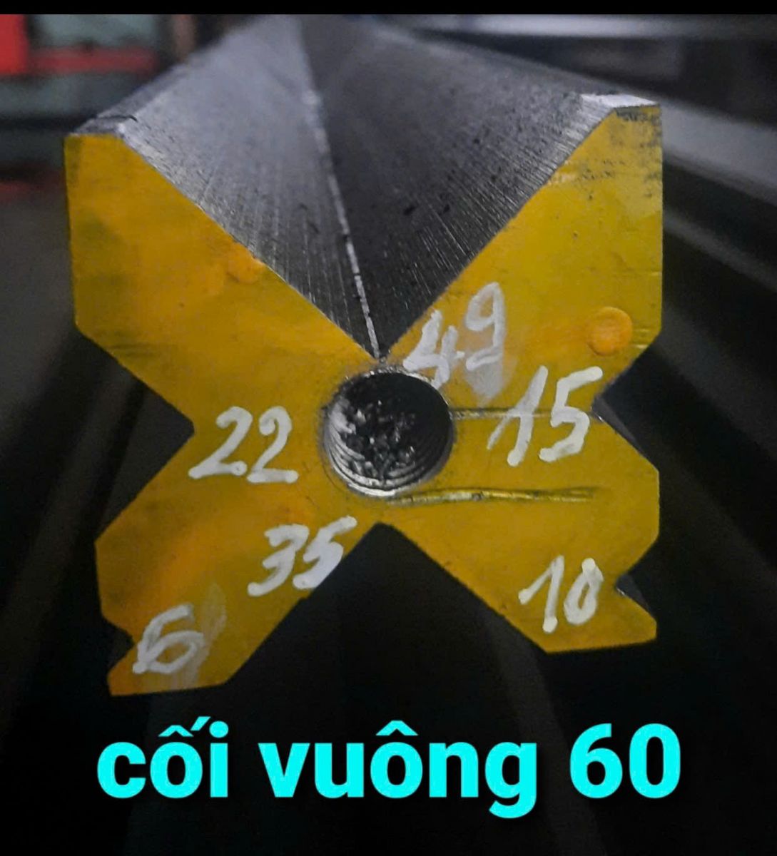 Dịch vụ gia c&ocirc;ng dao cối m&aacute;y chấn theo y&ecirc;u cầu.jpg