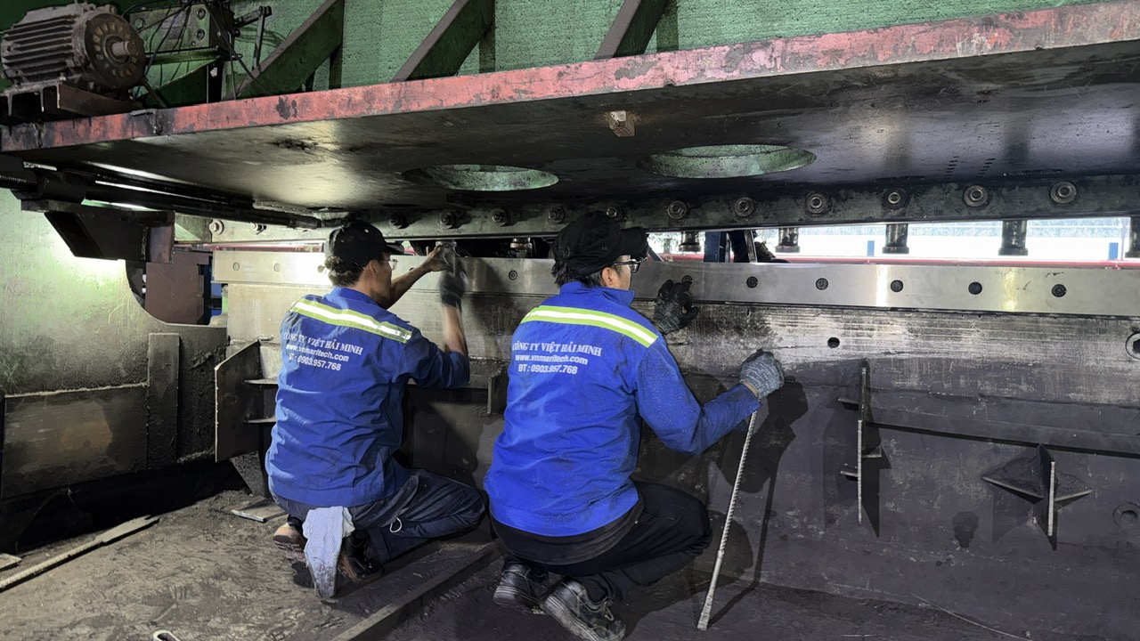 Dao chấn SKD11 HRC 58&ndash;60 gi&aacute; tốt.jpg