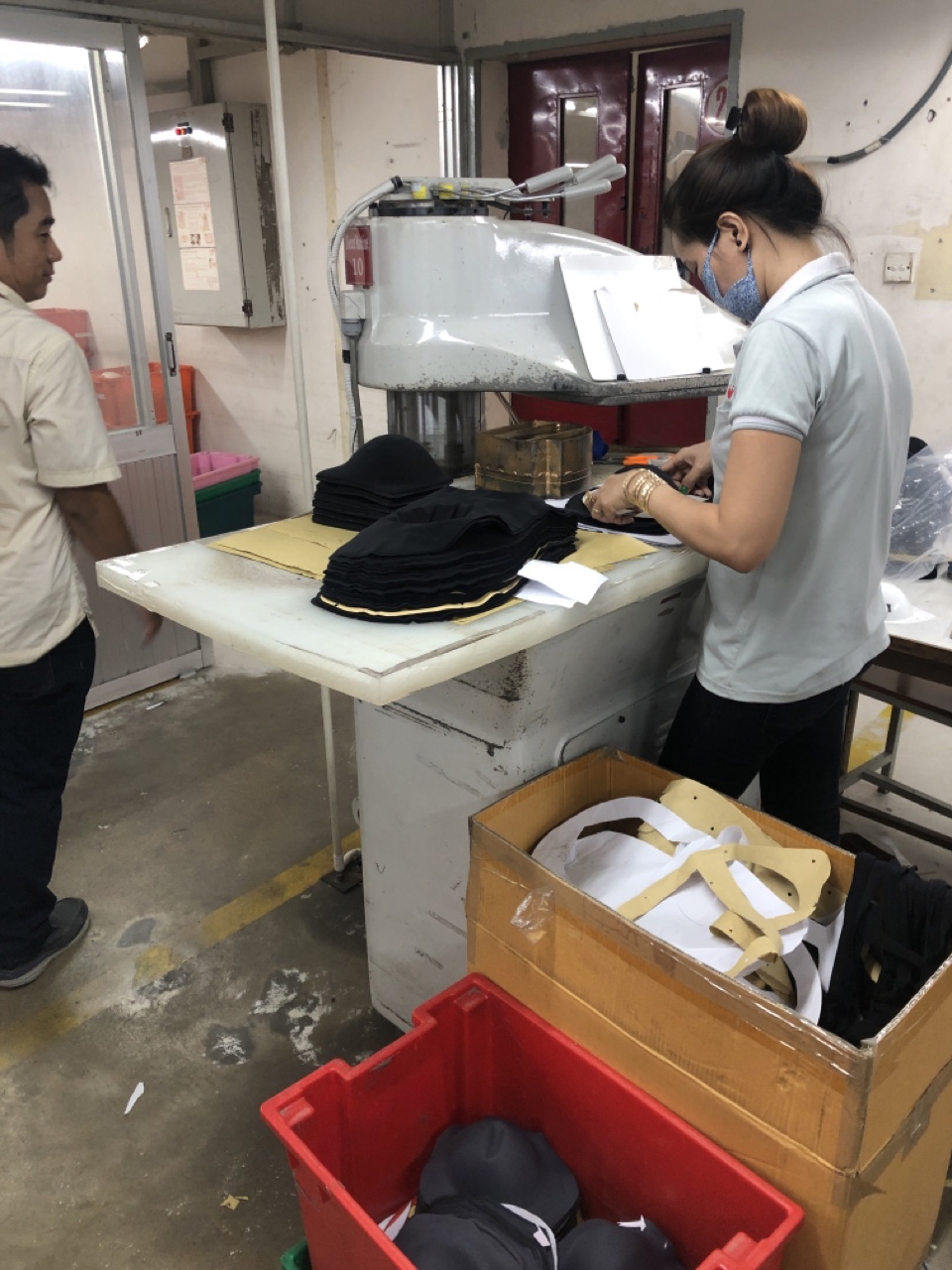 Sửa chữa máy dập cắt thủy lực xoay dạng cánh tay